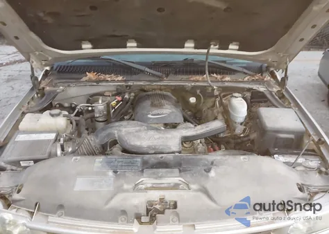 2005 Chevrolet Suburban 1500 Z71 z USA, uszkodzony, nr VIN 3GNFK16Z95G170576